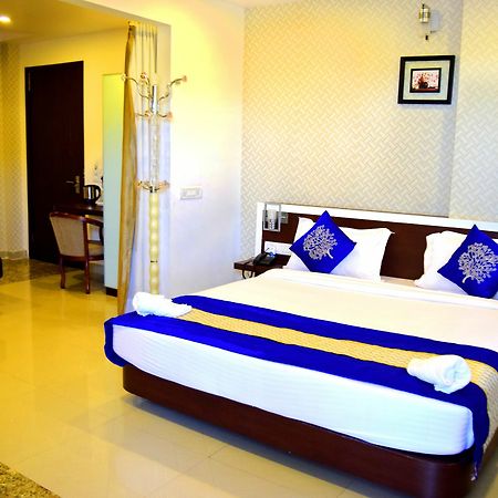 Hotel Landmark Bhubaneswar Exteriör bild